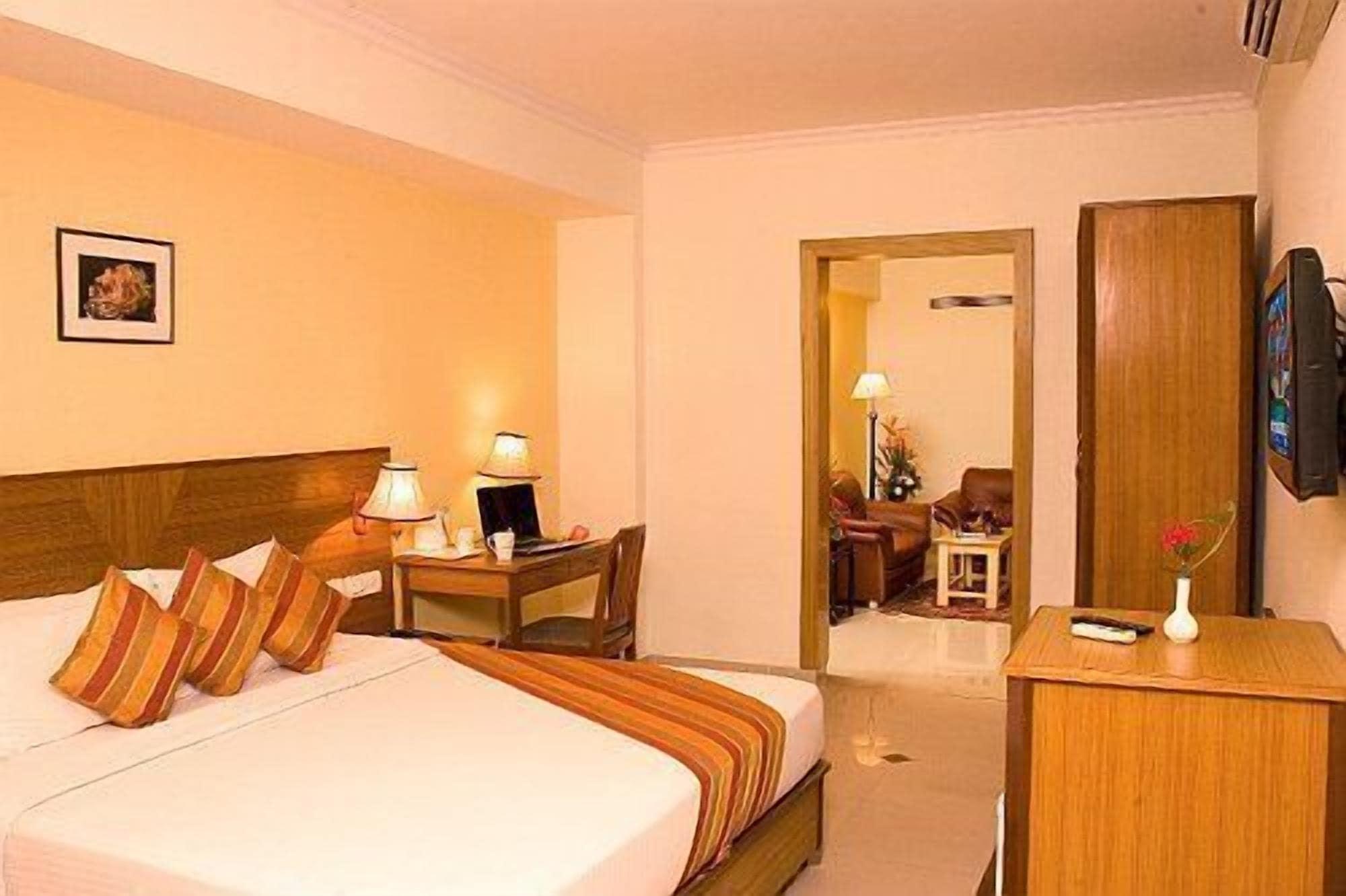 Ramanashree Brunton Hotel Bangalore Exterior photo