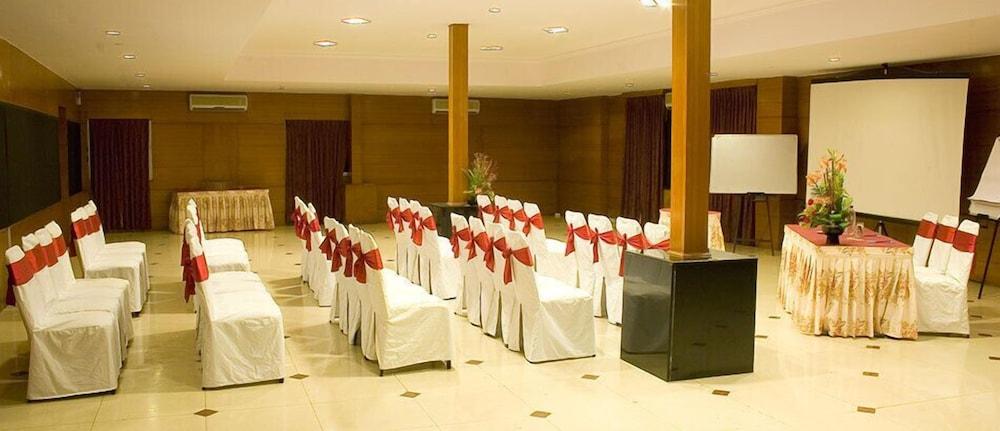 Ramanashree Brunton Hotel Bangalore Exterior photo
